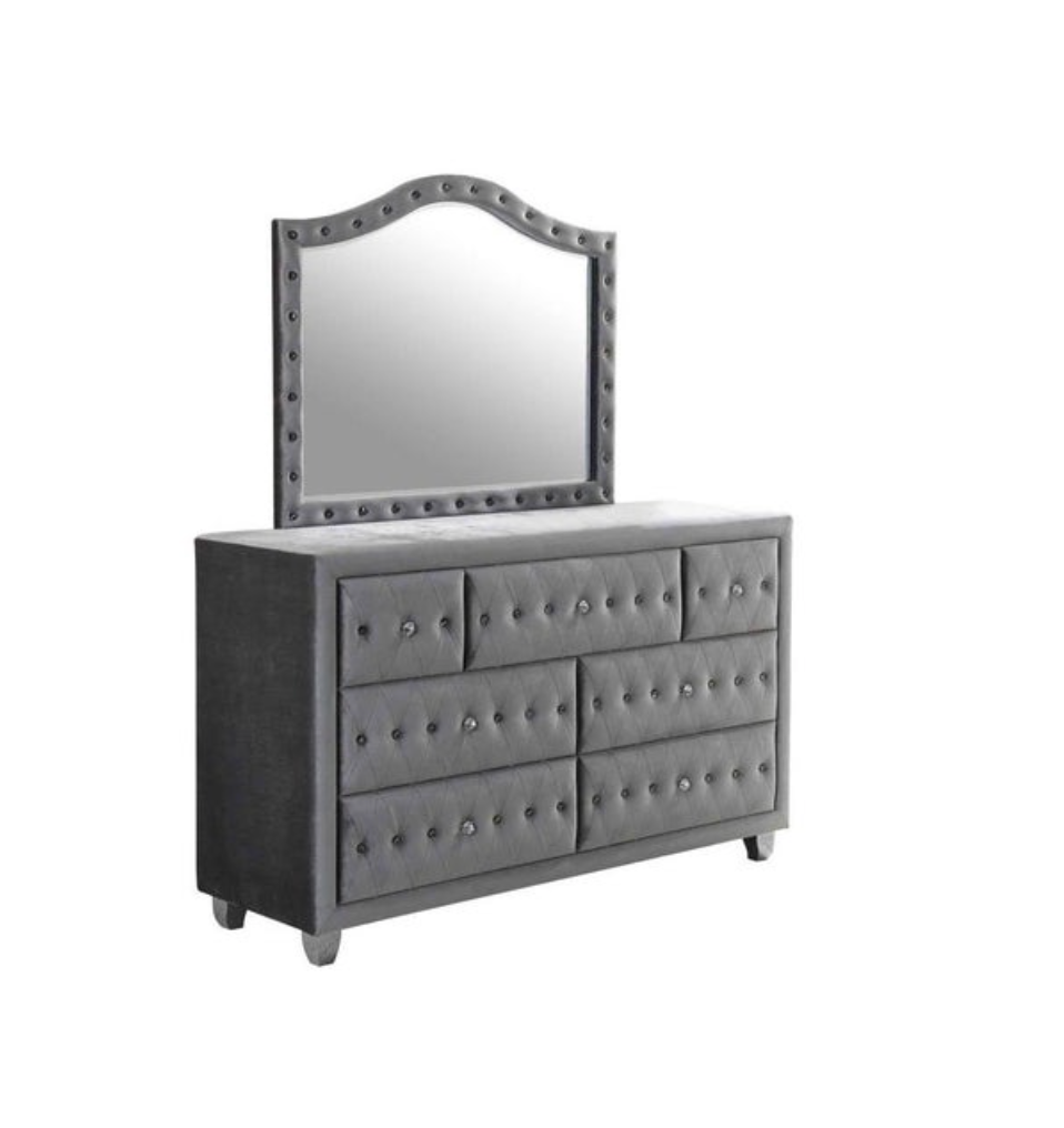 Diamond Palace Dresser/Mirror Set