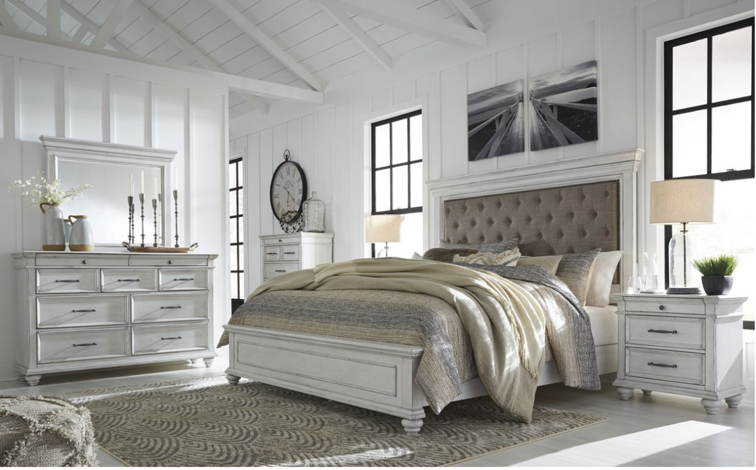 B777 Kanwyn Whitewash King Uph Bedroom Set